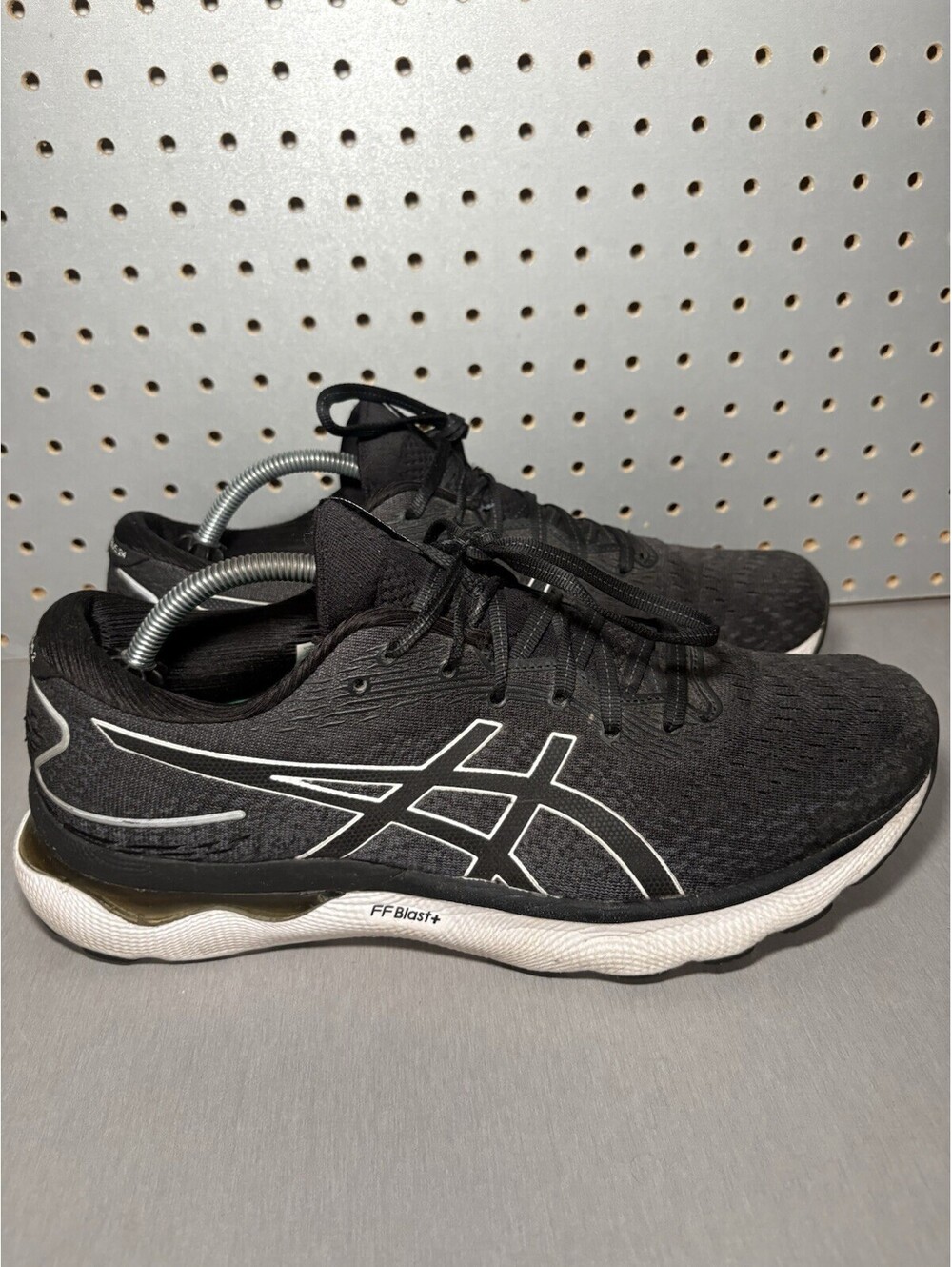 Asics Gel Nimbus 24 Running Shoes Mens Size 12 Black White Sneakers READ DESC